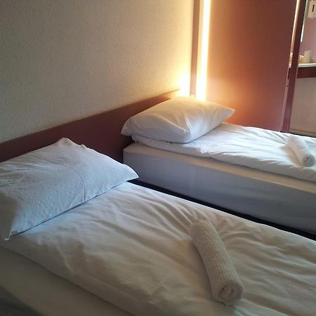 Drive Inn Hotel Törökbálint Dış mekan fotoğraf