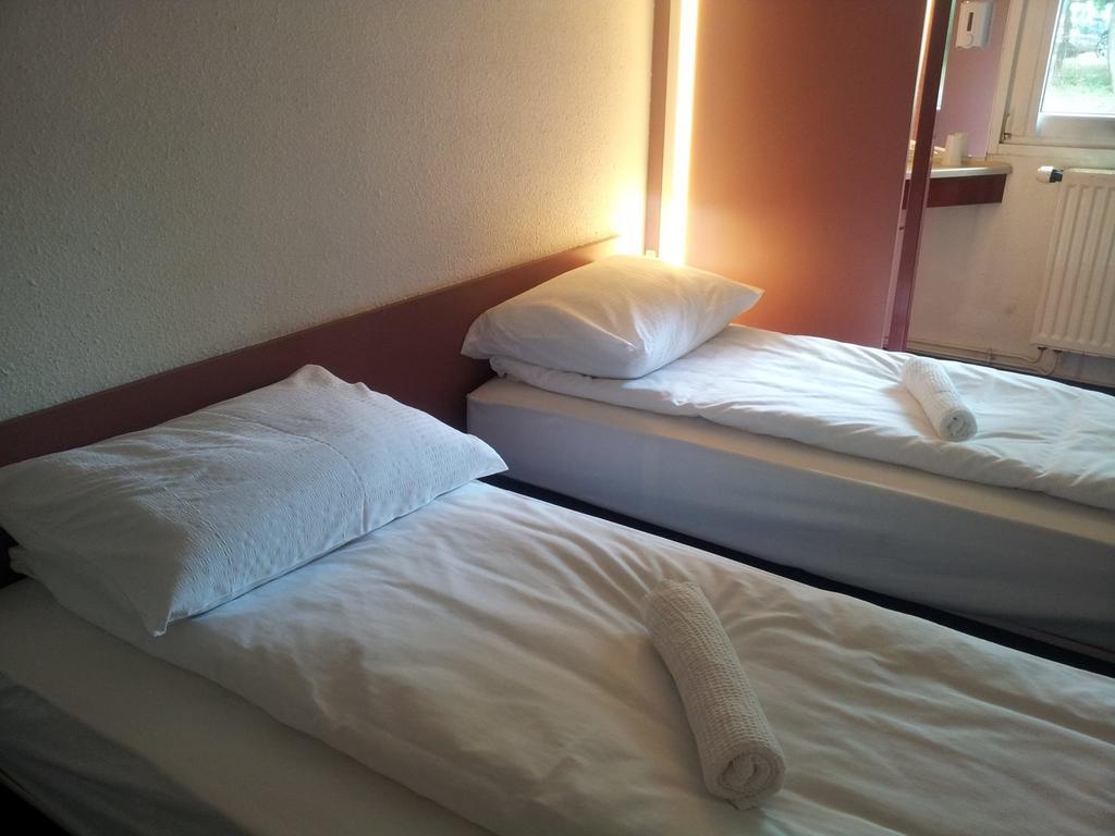 Drive Inn Hotel Törökbálint Dış mekan fotoğraf